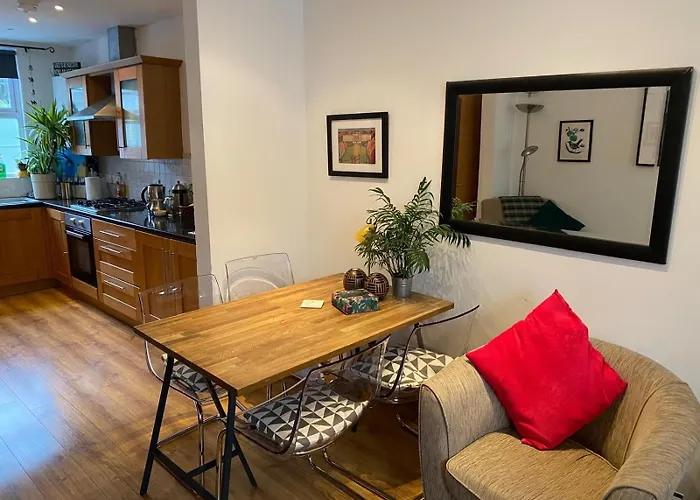 True Colours Apartment In Central Location