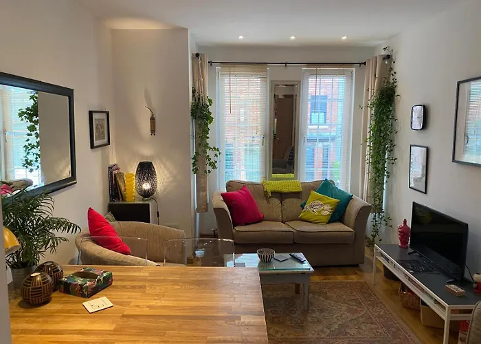 True Colours Apartment In Central Location
